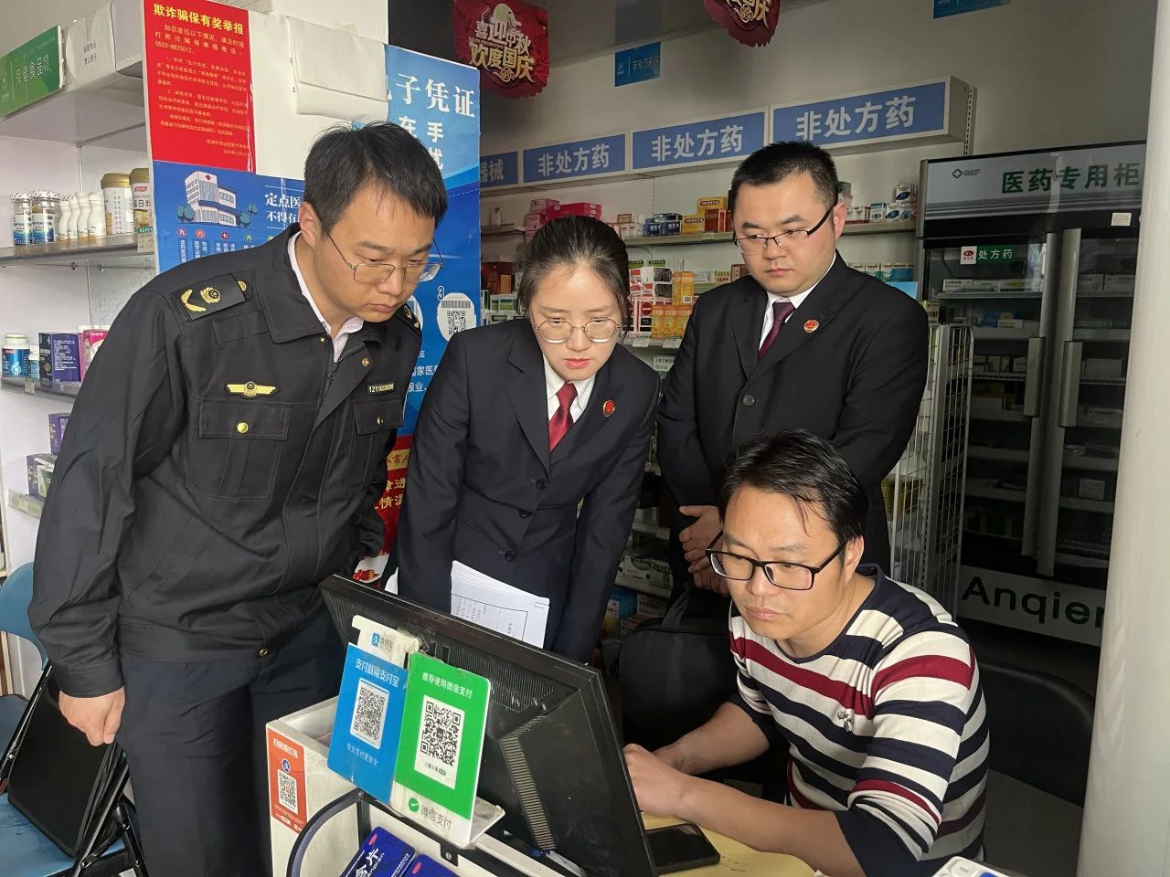 【执法司法创优年】联合检查，向滥用药品说“不”！